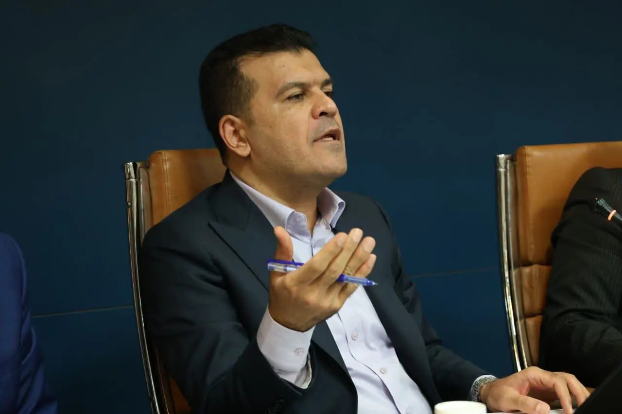 معاون علمی، فناوری رئیسجمهور: جنگلهای بلوط به فناوریهای نوین مجهز میشوند