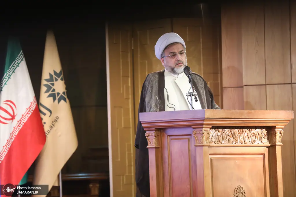 هادی سروش: اینکه منتقدان را کافر بدانیم و خون آنان را بریزیم، هیچ اساسی در اسلام ندارد/ اسلام کاملا همراه و پاسخگوی نیازهای انسان معاصر است/ جواد امام: ایران بیش از پیروز شدن یک جریان بر جریان دیگر، نیازمند همگرایی ملی است