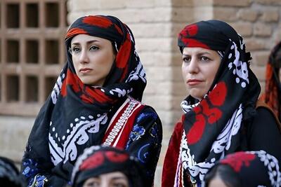 گُلوَنی؛ سربندی که از شادی تا سوگ، قصه فرهنگ و هویت لُرها را روایت میکند