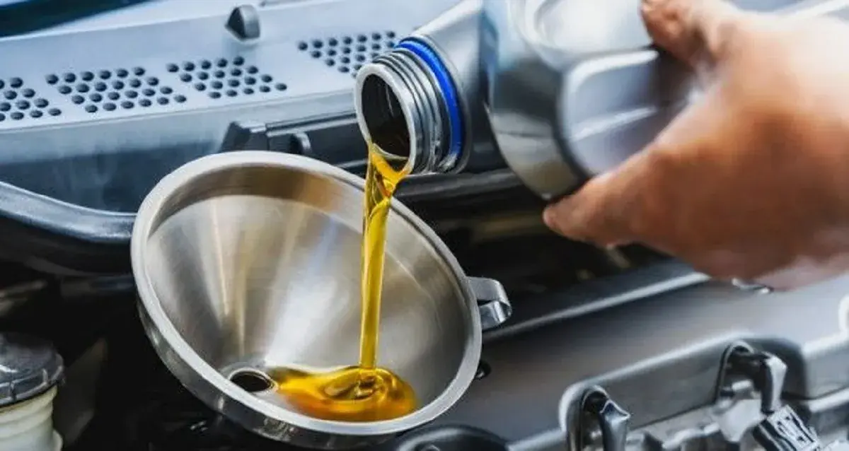 چرا خودروهای کمکار هم باید هر ۶ تا ۱۲ ماه روغن موتور عوض کنند؟