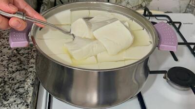  طرز تهیه پنیر سفید لیقوان (شور) با ۱ لیتر شیر در خانه