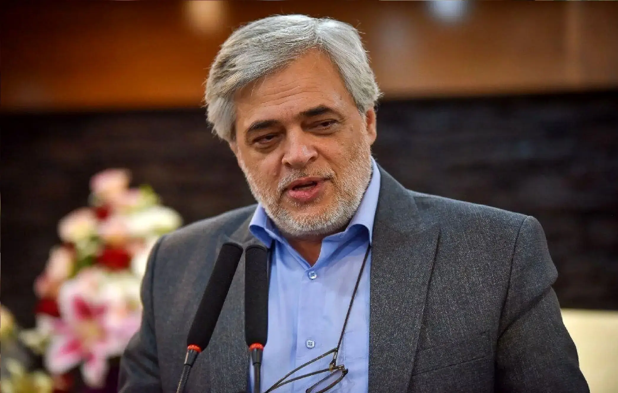 محمد مهاجری: نسخه نیکزاد برای حجاب سادهلوحانه است و بوی فتنه میدهد