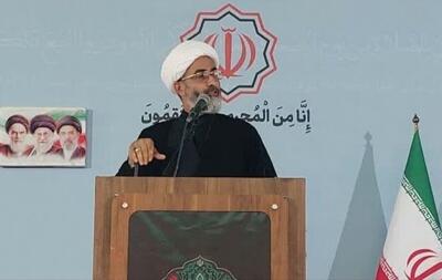 امام جمعه موقت سمنان: لباس خونین عروس ما در سیریک بوی صلح نمیدهد