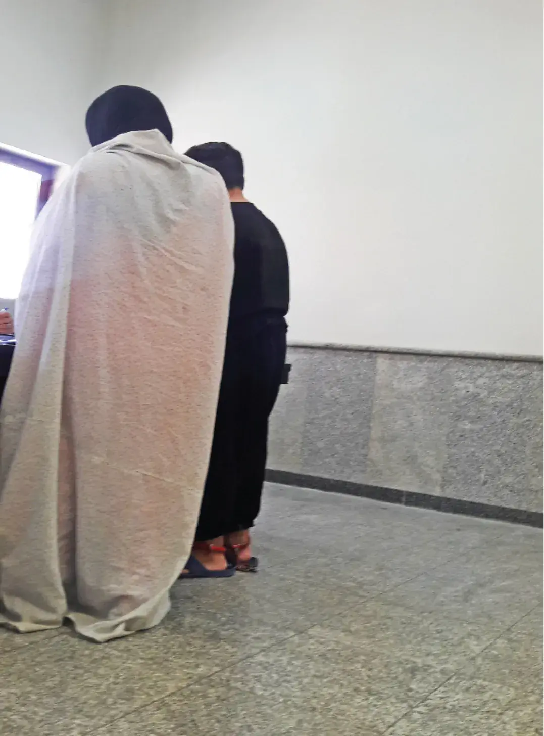 سرقت ۳ میلیاردی عروس و داماد از خانه مادر سالخورده