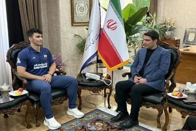 قهرمان نوجوان مریوانی با حمایت استانداری صاحب زمین یا خانه میشود