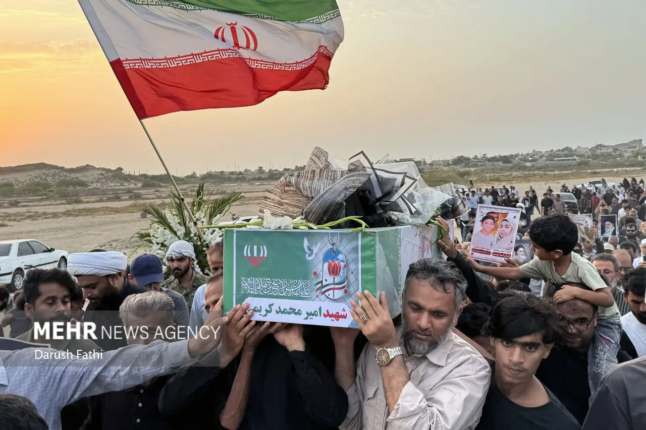 تشییع پیکر پنجمین شهید عروسی بندرکوهستک در هرمزگان