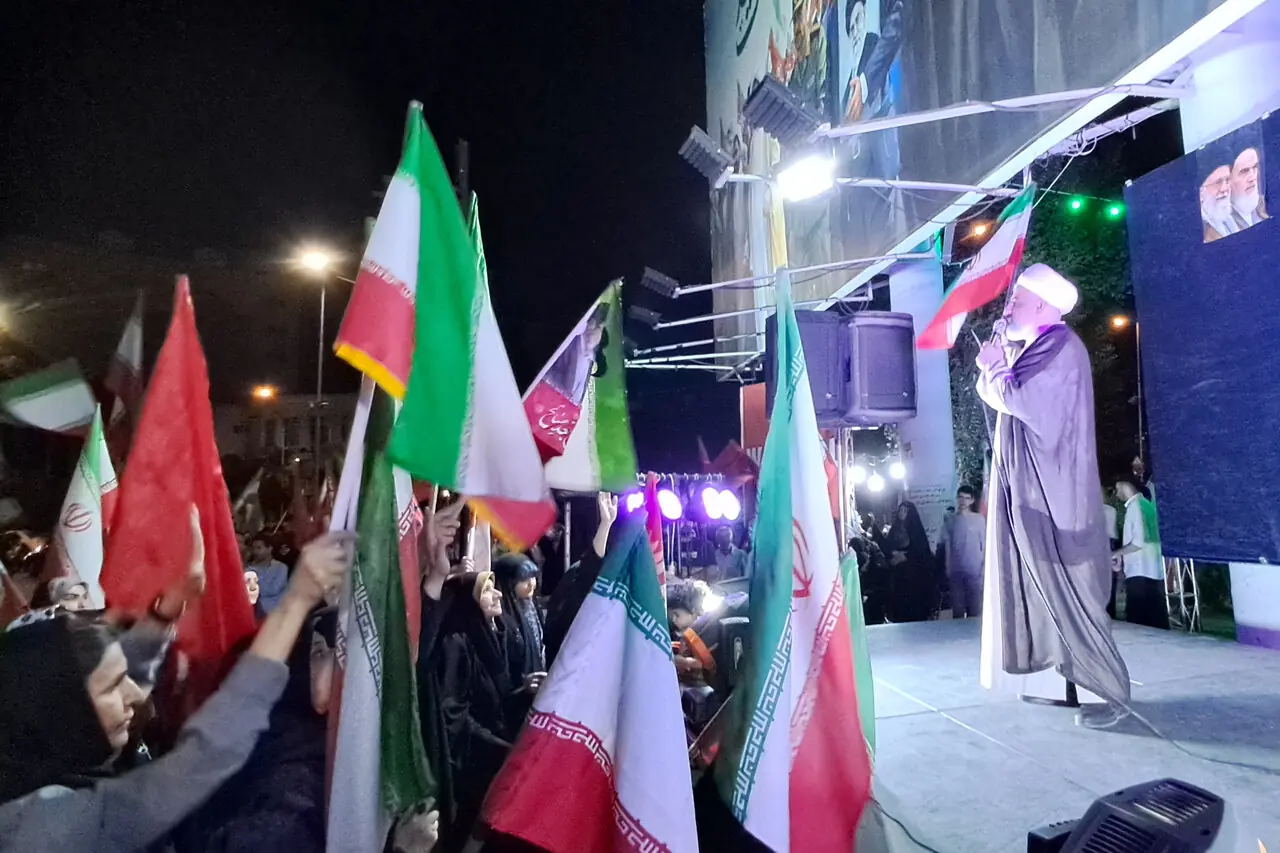  ولدان: ۳ هزار ساعت ایستادگی مردم شیراز نماد وفاداری به ایران است