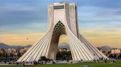 عکس ها/ خلاقیت خیره کننده جواهرساز خوش ذوق در به رخ کشیدن هنر اصیل ایرانی با الهام از برج آزادی