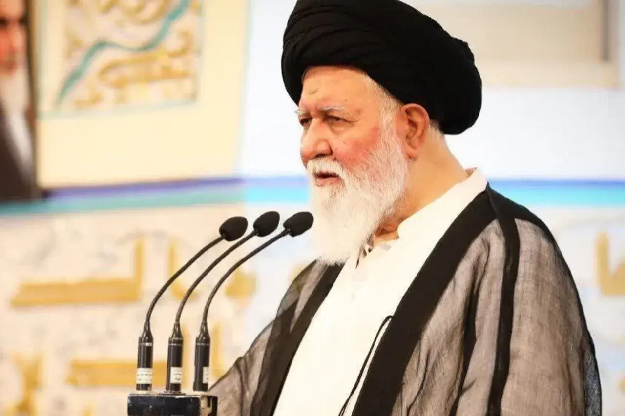 حضور مردم در میدان معادلات جهانی را دگرگون کرد