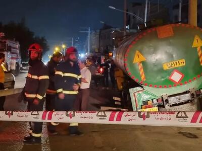 فرو رفتن زمین در اصفهان هنگام عبور کامیون از خیابان + عکس