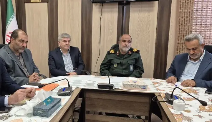  پای‌کار بودن ۸۵ هزار واحد صنفی در فارس/ امور مالیاتی در کنار بازاریان ایستاده است
