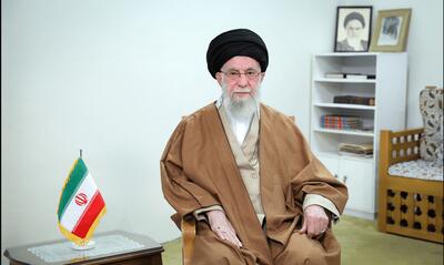  ماجرای قاب عکس موجود در دفتر کار رهبر شهید  | آخرین خبر