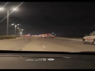 لحظه آغوش پدر مجروح برای پسر شهید در بوشهر | آخرین خبر