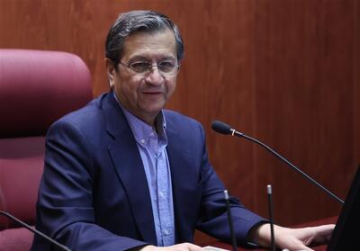 همتی: بانک مرکزی تماشاگر نوسانات غیرعادی بازار ارز نیست | آخرین خبر