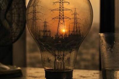 کاهش قیمت برق آزاد و تجدیدپذیر در بورس انرژی