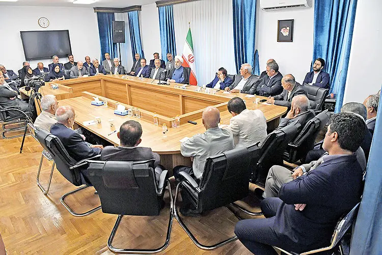 همه باید پشتسر مذاکرهکنندگان باشیم