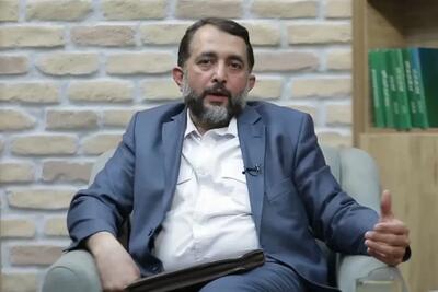فریدالدین حداد عادل: آقا مجتبی در مسائل امنیتی، نظامی و سیاسی تقریباً ۲۵ سال دستیار آقا بود / آقا پروژههای سنگینی به آقا مجتبی واگذار میکردند مثلاً در رابطه با رفع اختلاف بین مسئولین یا ارتباطات با فرماندهان نظامی / آقا مجتبی از خرداد ۷۶ فعالیتهای سیاسی بر عهدهاش گذاشته شد