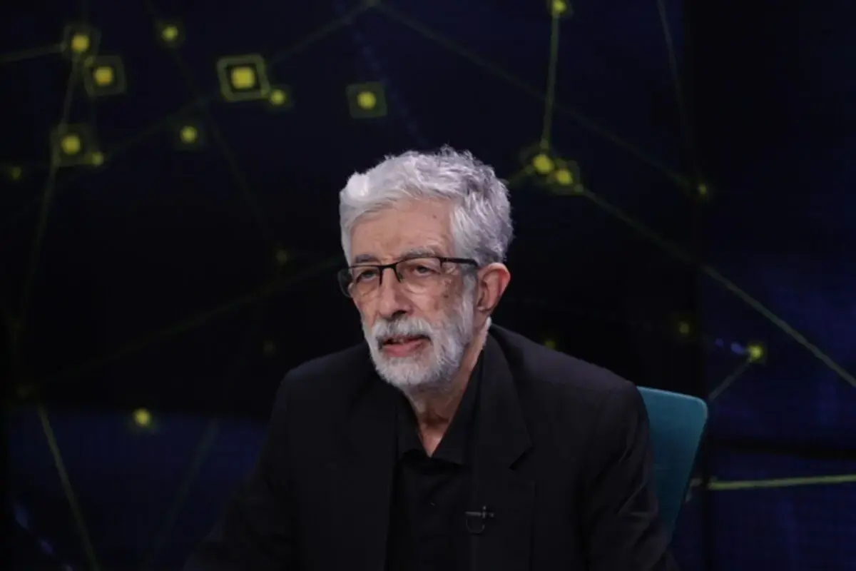 روزنامه اصولگرا: جریان مدعی انقلاب، به حدادعادل هم حمله میکند