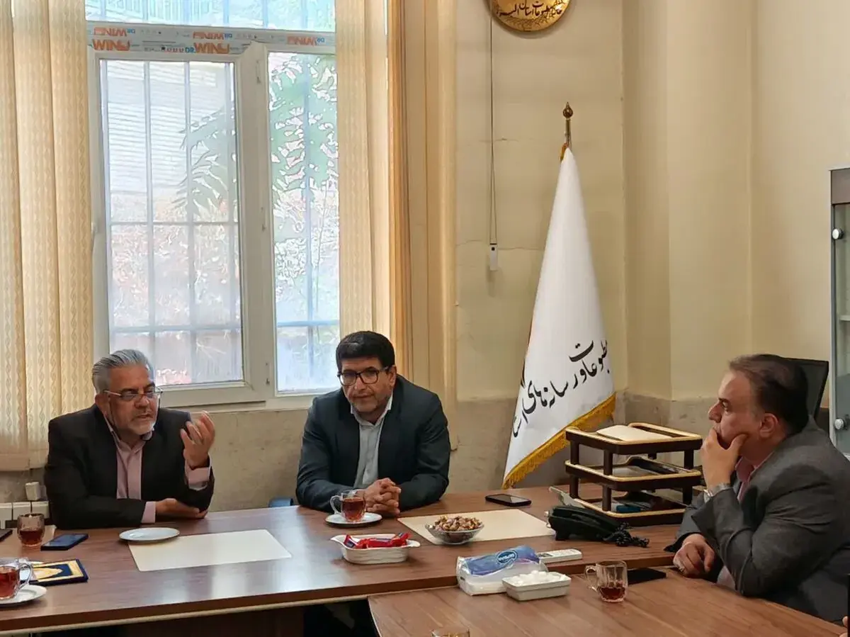تاکید بر تقویت پیوند دانشگاه و رسانه/پیگیری راهاندازی رشتههای علوم ارتباطات در مقطع ارشد دانشگاه آزاد کرج