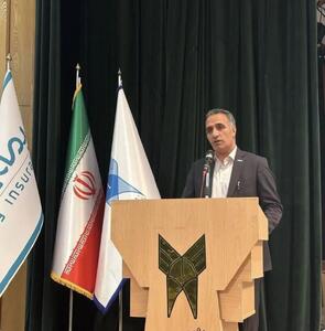 تقدیر از کارکنان دانشگاه آزاد کرج با همکاری بیمه دی/رونمایی از محصول جدید بیمه عمر