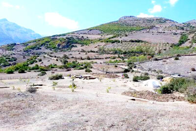 نقشهبرداران غیرمجاز در دره دزدان الیگودرز توقیف شدند