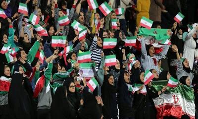 فیلم| دیدار تیمهای فوتبال چادرملو و شمسآذر فقط با حضور بانوان هوادار برگزار میشود