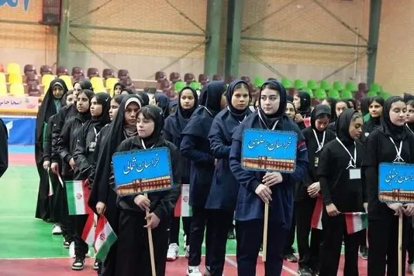  نخستین دوره مسابقات مینی‌والیبال دختران نوجوان کمیته امداد با حضور ۳۱۰ ورزشکار در نجف‌آباد آغاز شد
