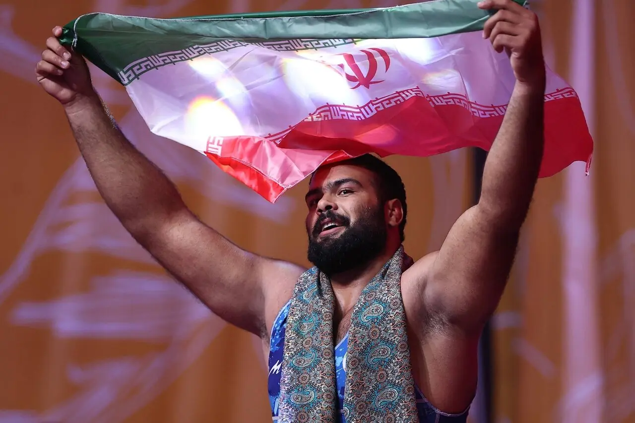 بازیهای جهانی عشایری/ مصطفی طغانی قهرمان کشتی پهلوانی شد