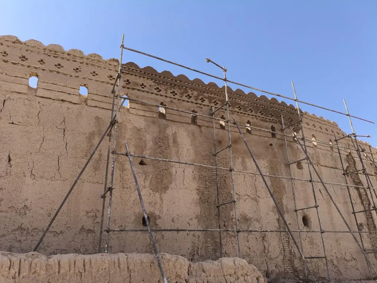 الگوی موفق نجات میراث تاریخی در یزد؛ احیای آثار کهن «عزآباد» با پیوند علم و عمل جهادی