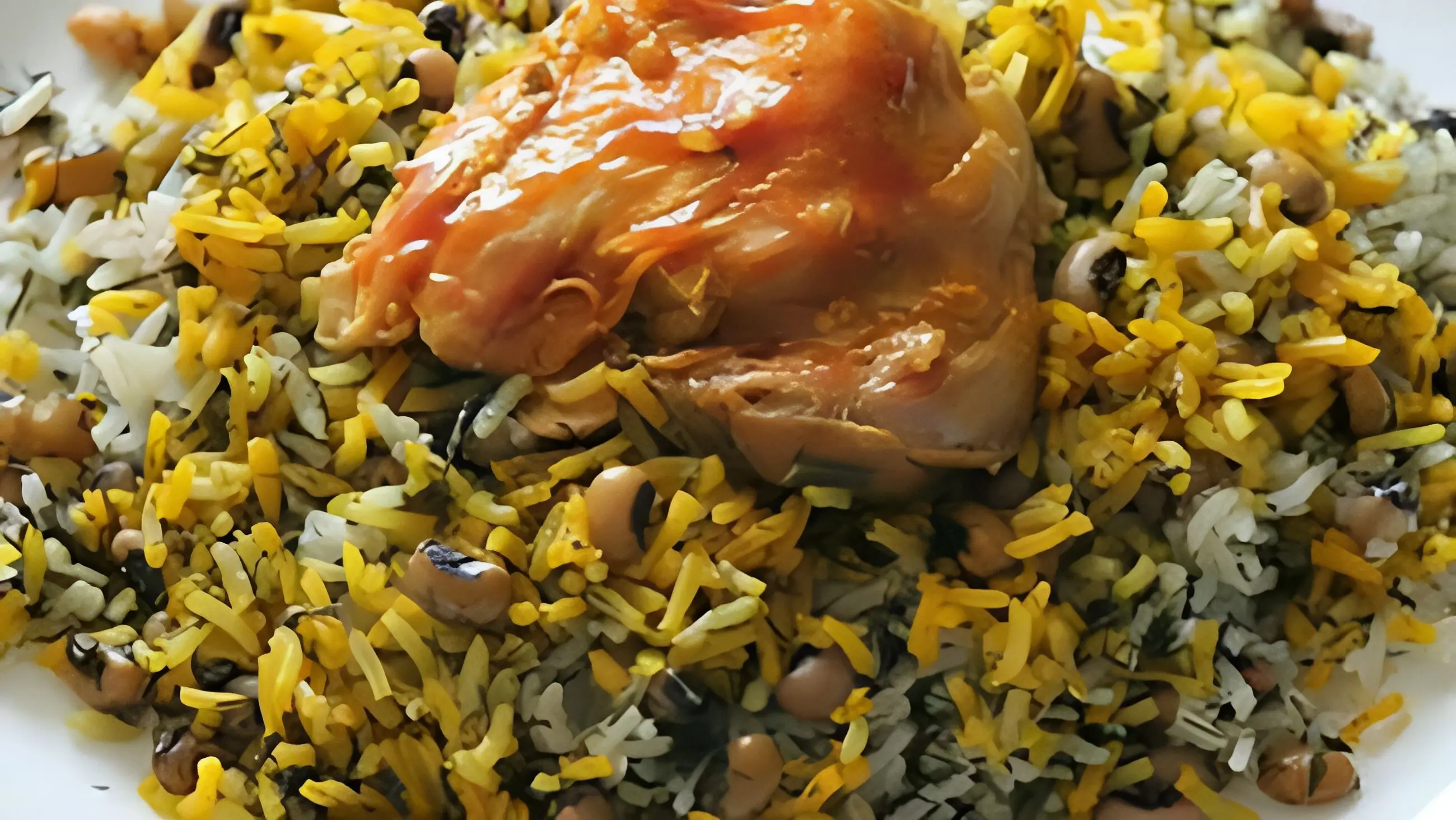 لوبیاپلو را این طوری درست کنید؛ ترکیب متفاوت لوبیا چشم بلبلی با مرغ زعفرانی