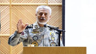  دریادار سیاری: ایران در مقابل تمام تجهیزات و فناوری‌های جهان ایستاد