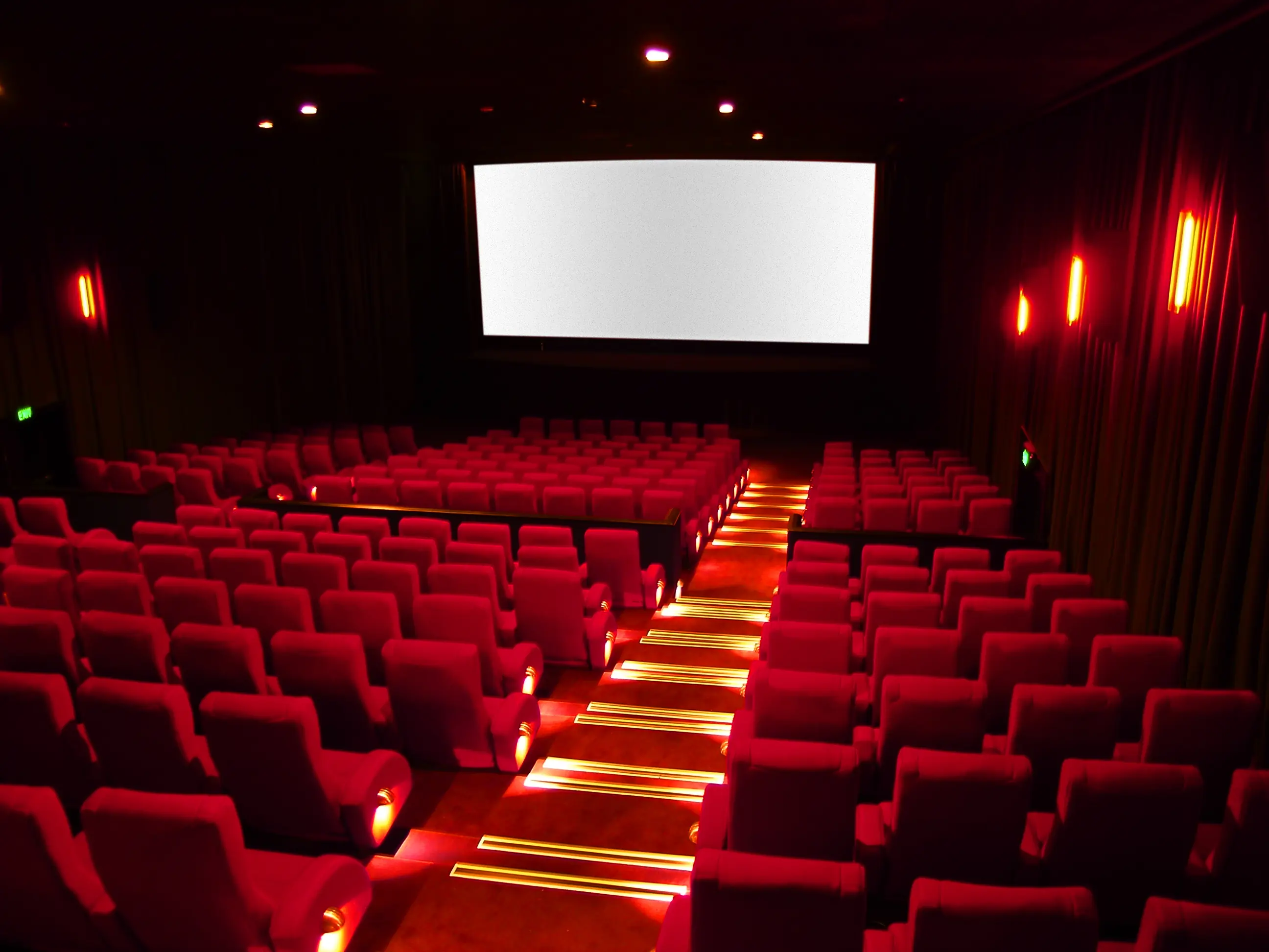 نیمبها شدن سهروزه بلیت فیلمها همزمان با روز ملی سینما