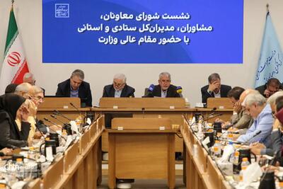  توسعه گردشگری و صنایع‌دستی، محورهای اصلی ارزآوری و پویایی اقتصاد کشور هستند