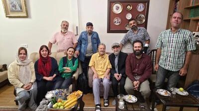 عیادت هیات مدیره کانون کارگردانان و مدیرعامل خانه تئاتر از حسین پرستار