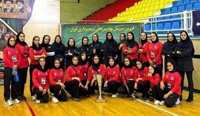 دختران جوان وزنهبردار کرمان بر سکوی نایبقهرمانی ایران ایستادند