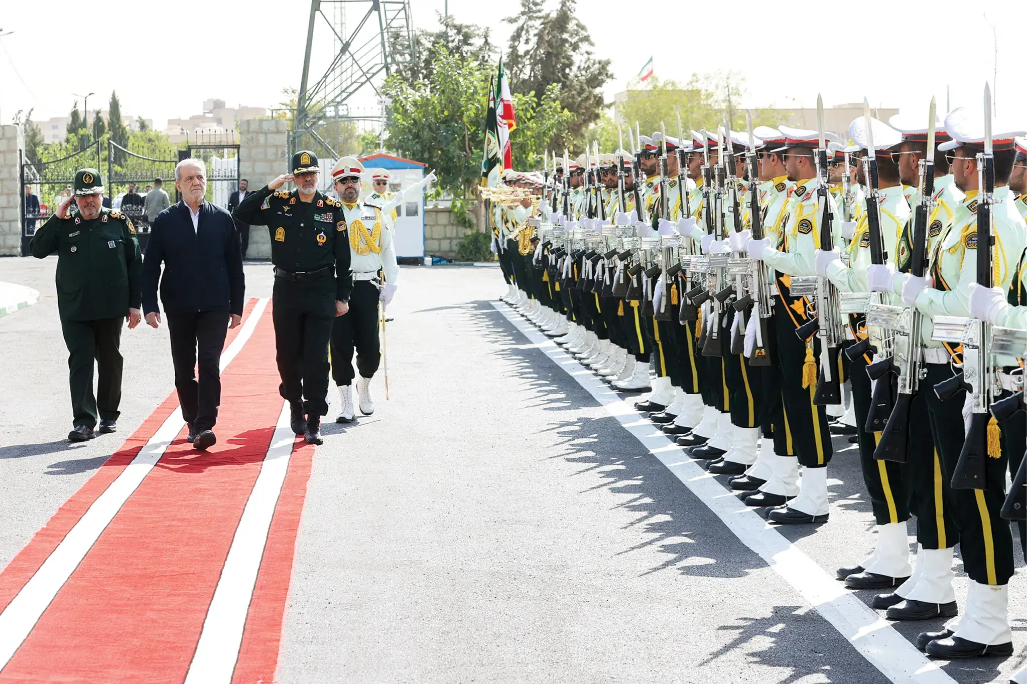  استعداد‌ها شکوفا شوند، هیچگاه مقابل دشمن سرخم نمی‌کنیم