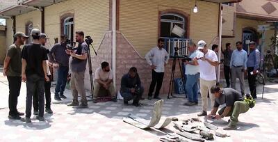 خبرنگاران خارجی از محل حمله به مراسم عروسی در سیریک بازدید کردند