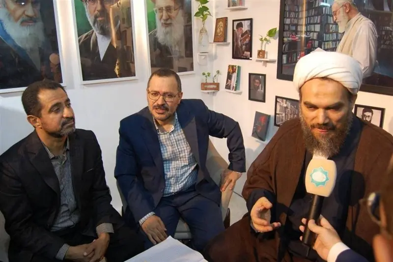 حضور داماد رهبر شهید انقلاب در نمایشگاه کتاب بغداد - تسنیم