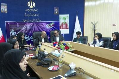 نشست پایانی مجلس دانشآموزی در یزد برگزار شد - تسنیم