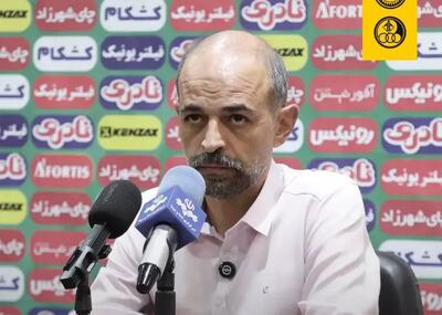 نویدکیا: مجسمه دکتر زرندی را باید بسازید