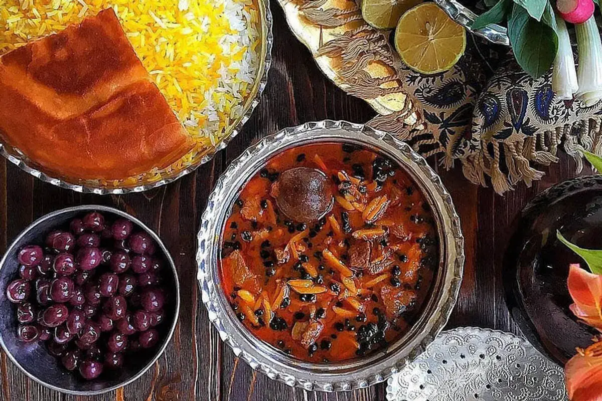 راز خورشت جاافتاده؛ این نکات طعم غذای شما را حرفهای میکند