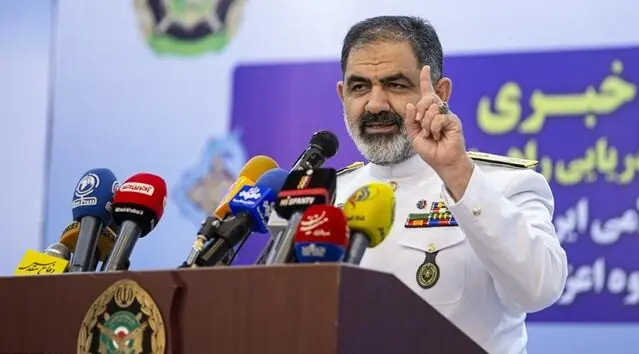 دریادار ایرانی: دشمن را میتوانیم در هر نقطهای زمینگیر کنیم