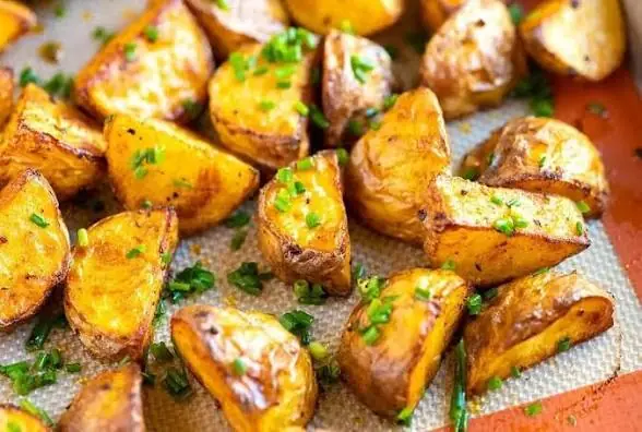 سیب زمینی تنوری با سس قارچ محبوب دل پیر و جوان | آخرین خبر