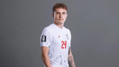 صعود ۸۰ پلهای یک خارجی با پیراهن ایران