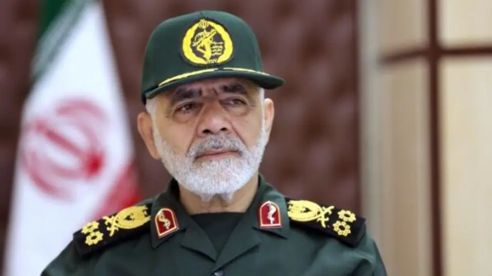 رئیس ستادکل نیروهای مسلح: تسلیم نمیشویم و دشمن هم در جنگ نرم پیروز نخواهد شد