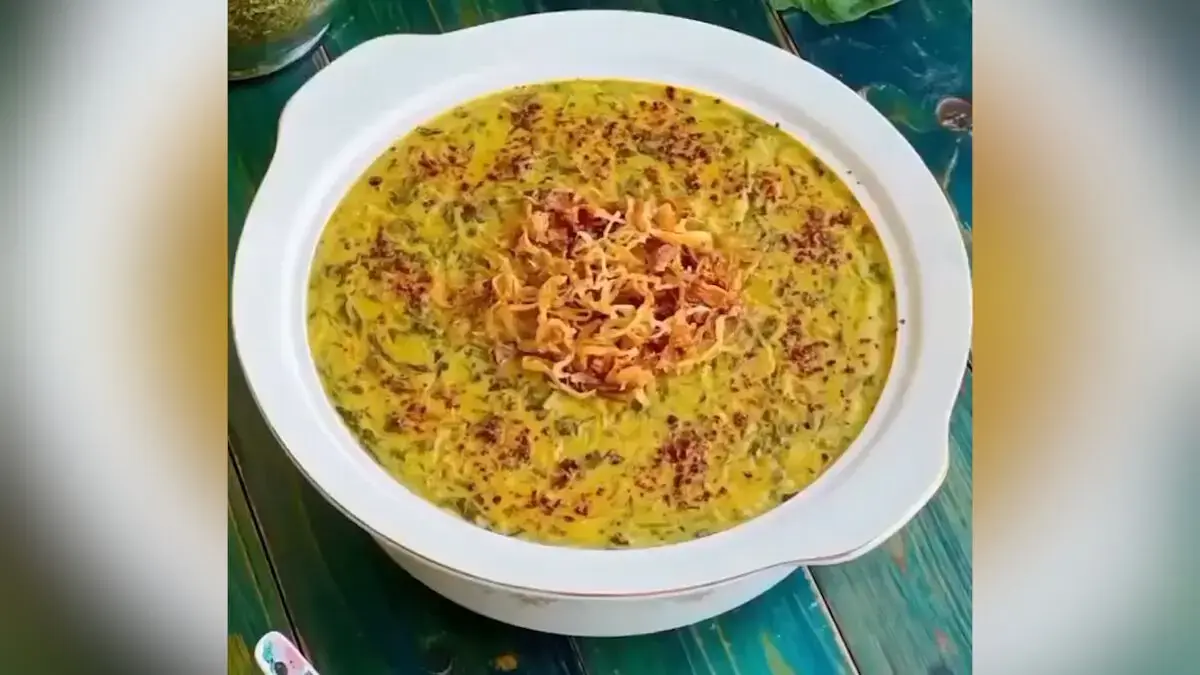 آش ماش ساده و خوشمزه با کمترین مواد؛ یک کاسه پر از عطر، طعم و خاطره / با یک لیوان ماش و نصف لیوان برنج نیم دانه، یک آش مجلسی و مقوی در کمتر از یک ساعت آماده کنید