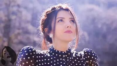 بازیگر زن مشهور ترکیه ای ادای مهران مدیری را در آورد
