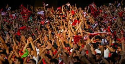  شعار هواداران پرسپولیس علیه خداداد عزیزی