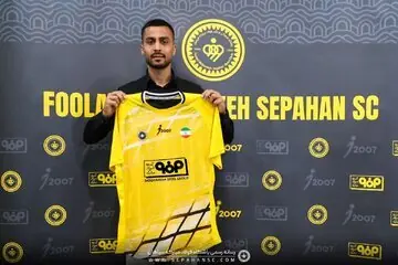 این همه حاشیهو فحاشی در لیگ کی تمام می شود؟/ بی ادبی از سکو به داخل زمین منتقل شده