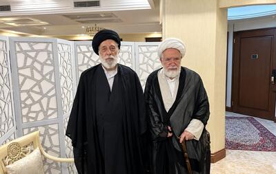 دیدار مهدی کروبی و سید هادی خامنهای